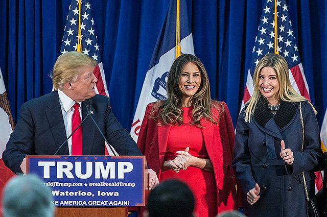 Дональд Трамп с дочерью Иванкой и супругой Меланией