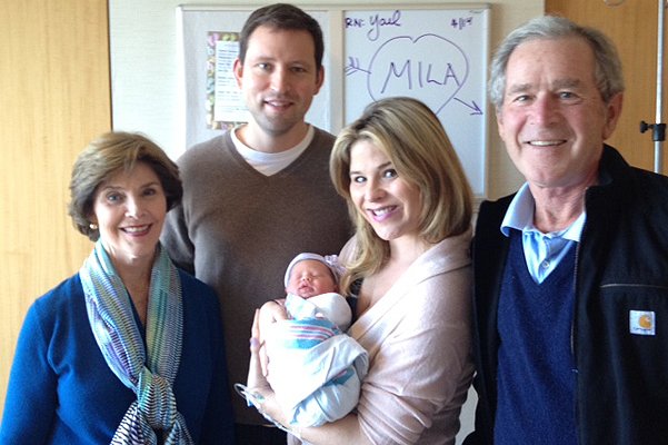 Джордж Буш младший и Лора Буш с дочерь Дженной, ее мужем  Генри Хейгером и их новорожденной дочкой