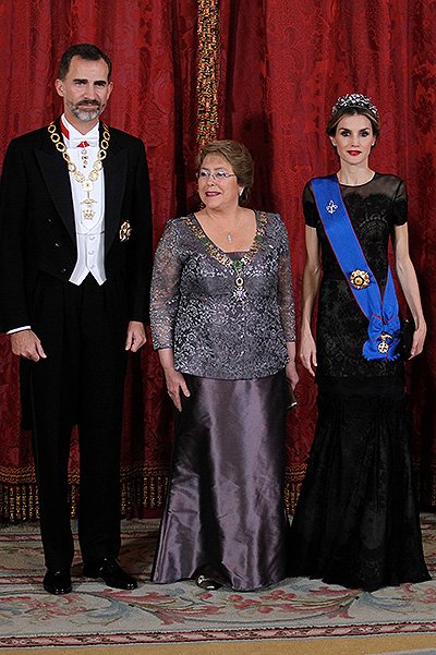 Король Фелипе VI, президент Чили Мишель Бачелет и королева Летиция
