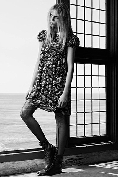 Кара Дельвинь в рекламной кампании Saint Laurent осень-зима 2013-2014