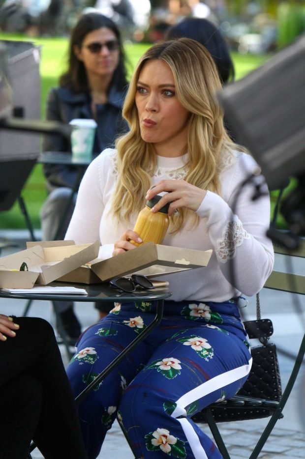 Hilary Duff: Filming Younger in NYC -05