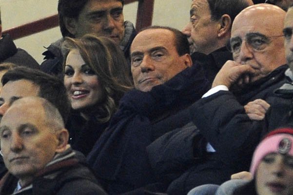 Берлускони выплачивает три миллиона бывшей жене