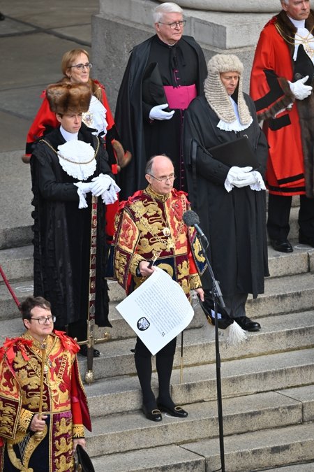 Церемония вступления на престол Карла III