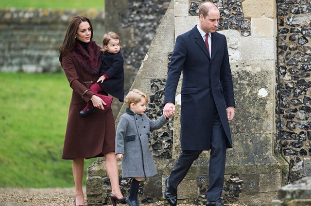 Кейт Миддлтон и принц Уияльм с детьми принцем Джорджем и принцессой Шарлоттой