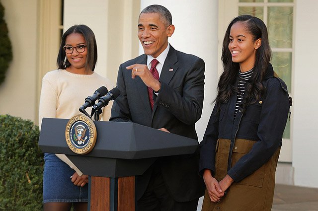 Барак Обама с дочерьми Сашей и Малией