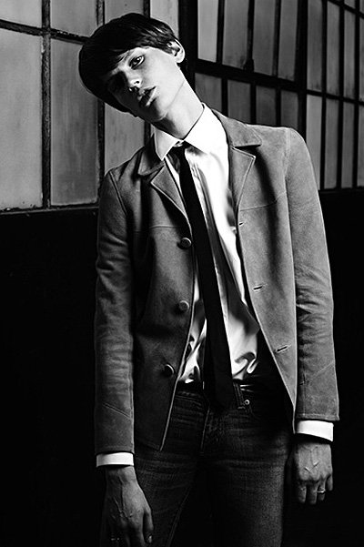 Саския де Брау в рекламной кампании мужской коллекци Saint Laurent весна-лето 2013