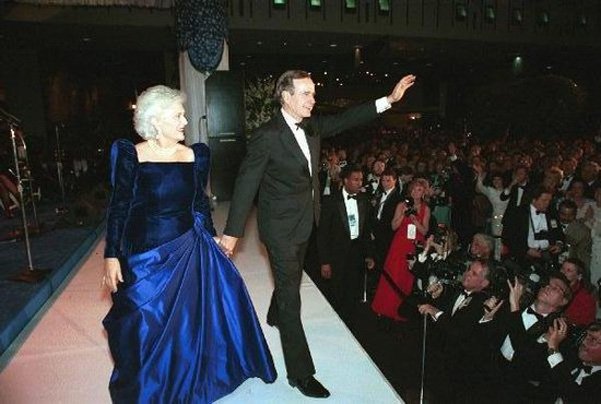 Джордж Буш-старший с супругой Барбарой, январь 1989-го