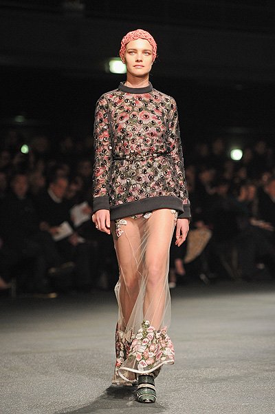 Наталья Водянова на показе коллекции Givenchy осень-зима 2013-2014