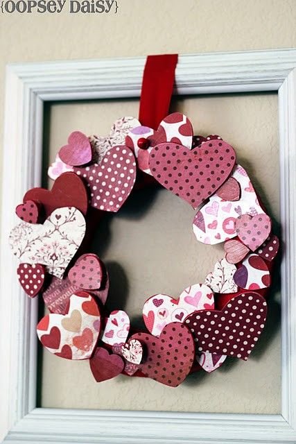 Craft-O-Maniac: {14} Favorite Valentine Wreaths