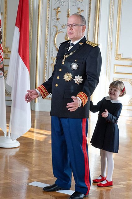 Князь Альбер II с дочерью Габриэллой