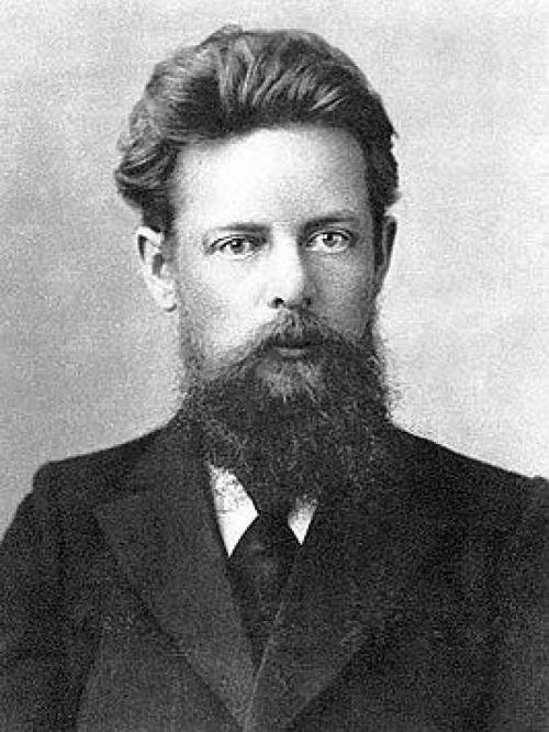 Русский писатель и фольклорист родился в обычной рабочей семье, что не помешало ему закончить семинарию и стать преподавателем русского языка.
