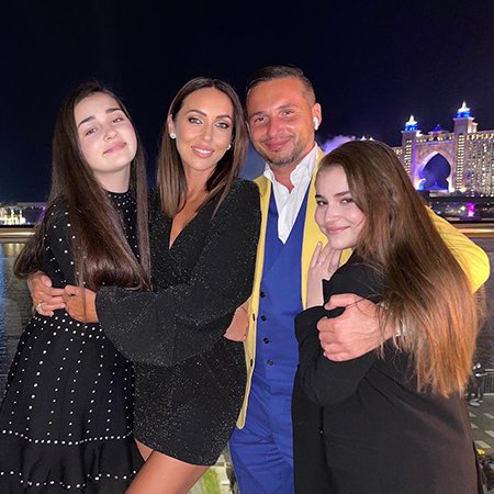 Алсу и Ян Абрамов с дочерьми