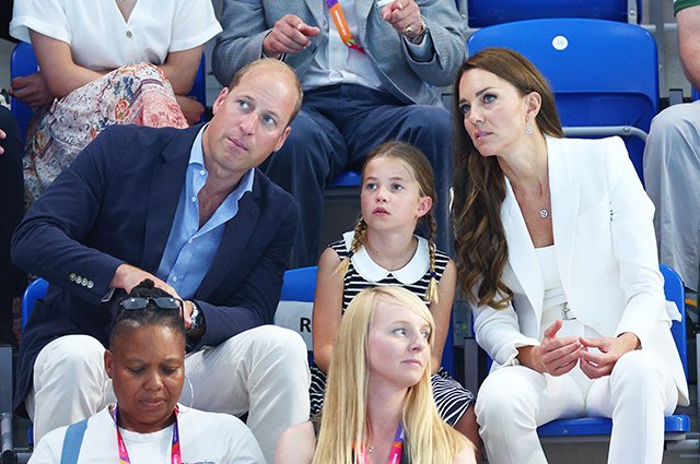 Принц Уильям и Кейт Миддлтон с дочерью Шарлоттой