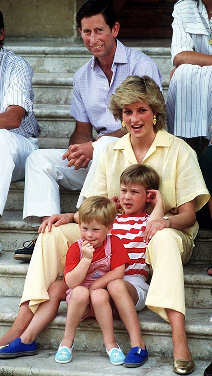 Принц Чарльз и принцесса Диана с сыновьями Гарри и Уильямом
