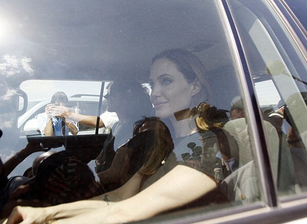 Анджелина Джоли на пресс-конференции в Иордании