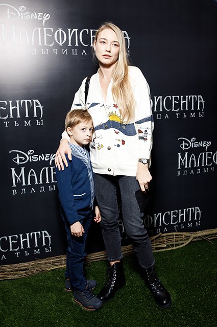 Оксана Акиньшина с сыном