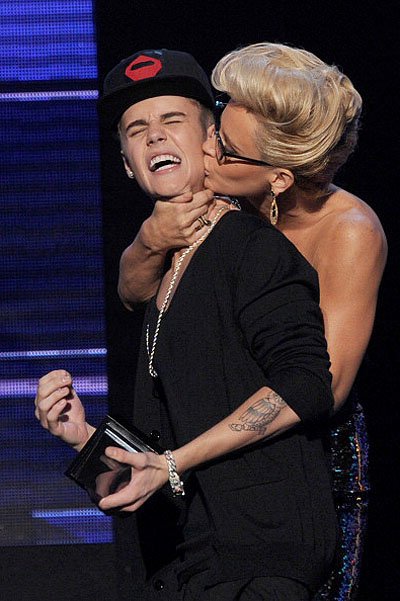 Дженни Маккарти и Джастин Бибер на American Music Awards 2012