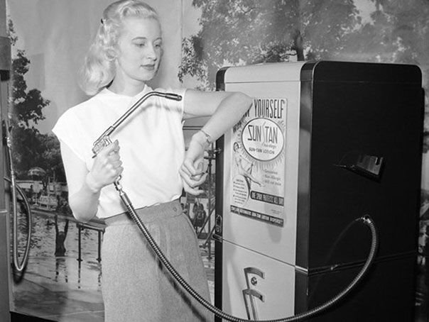 Автомат по продаже загара. 1949 год