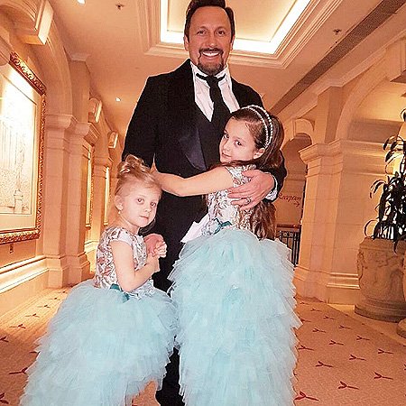 Стас Михайлов с дочерьми