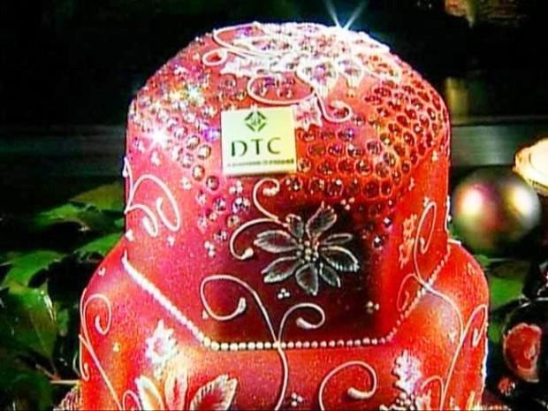 10. Бриллиантовый фруктовый торт ($1,65 млн.) Самый дорогой торт в мире готовился 35 дней Рождество 