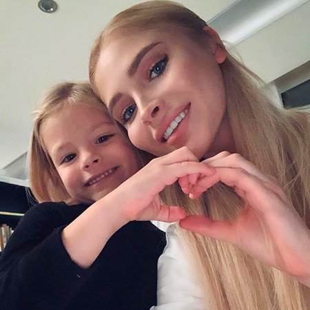 Алена Шишкова с дочерью Алисой