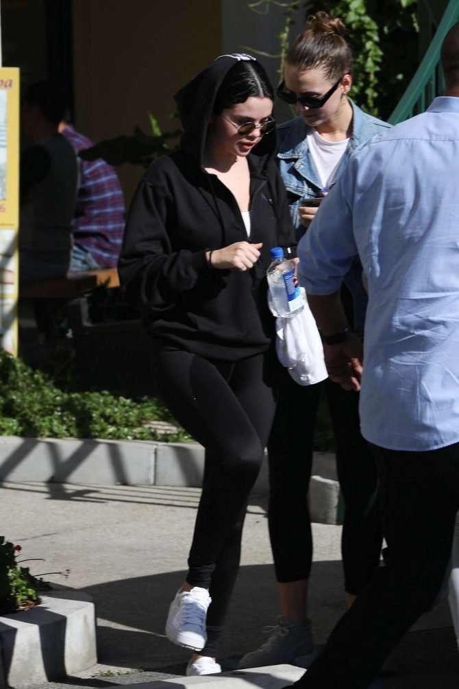 Selena Gomez: Hits the gym for another pilates session -02