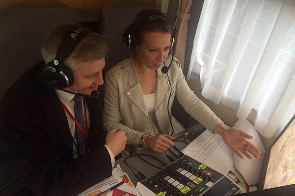 Александр Кибовский и Яна Чурикова ведут прямую трансляцию праздника на Первом канале