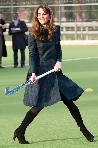 герцогиня Кэтрин сыграла в хоккей на траве