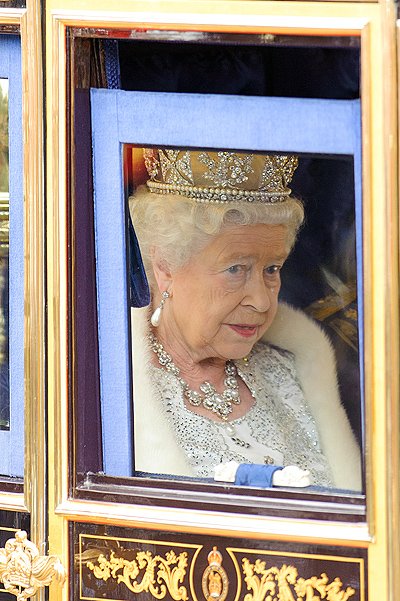 Королева Елизавета II на открытии сессии парламента