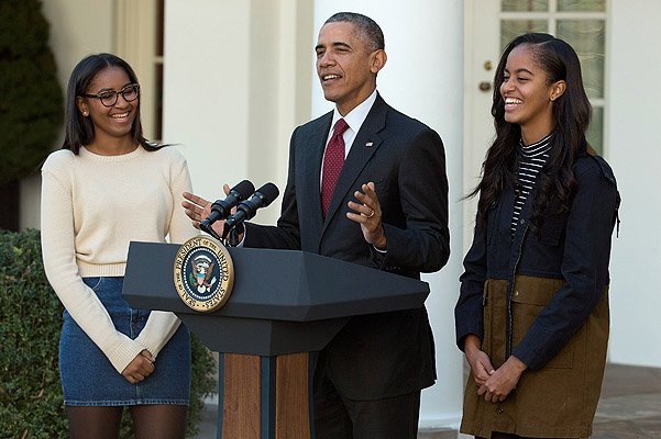 Мишель и Барак Обама с дочерьми Наташей и Малией Энн