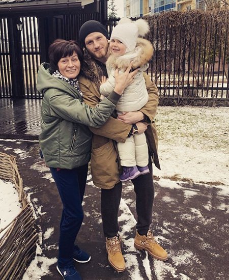 Иван Телегин с мамой и дочерью Таисией