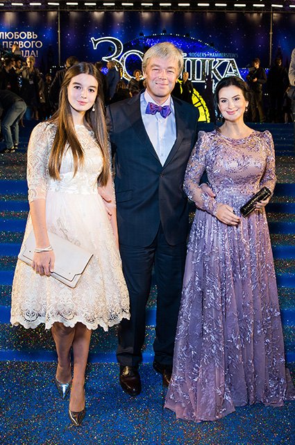 Александр и Екатерина Стриженовы с дочкой Александрой
