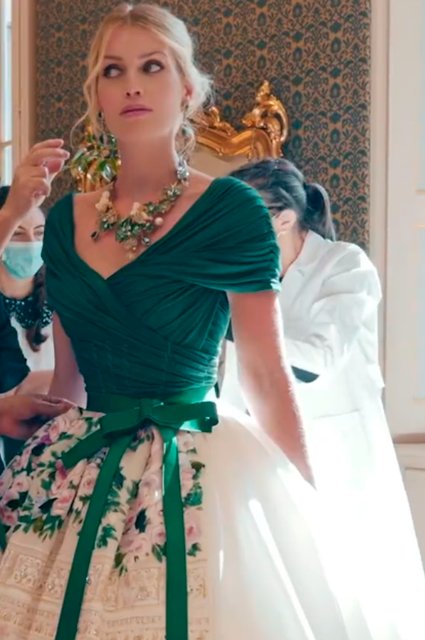 Китти Спенсер на примерке свадебного платья