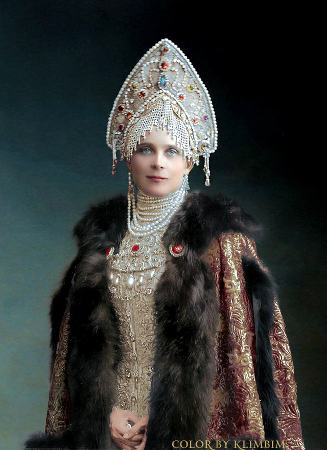 Великолепие костюмированного бала Романовых в раскрашенных фотографиях 1903 года 1