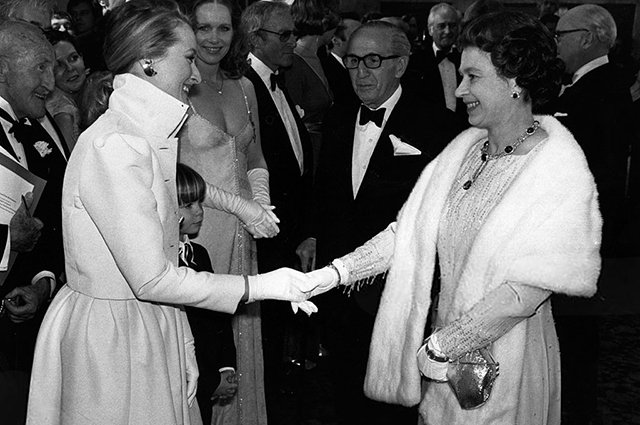 Мерил Стрип и королева Елизавета II, 1980 год