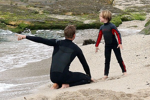 Вивьен и Нокс Джоли-Питт берут первые уроки серфинга в Сиднее 4