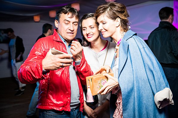 Камиль Ларин с супругой Екатериной и Елена Подкаминская