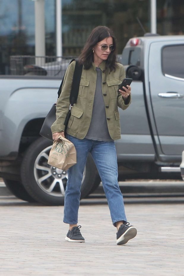 Courtney Cox: Shopping at Whole Foods-10