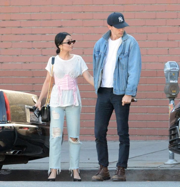 Vanessa Hudgens and Austin Butler: Out for dinner in Los Angeles -01