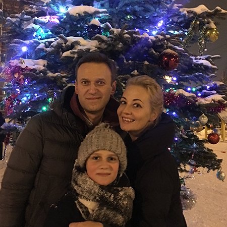 Алексей и Юлия Навальная с сыном Захаром