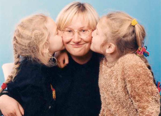 Елена Батурина с дочерьми
