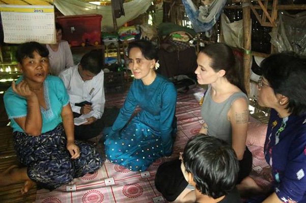 Анджелина Джоли в Мьянме