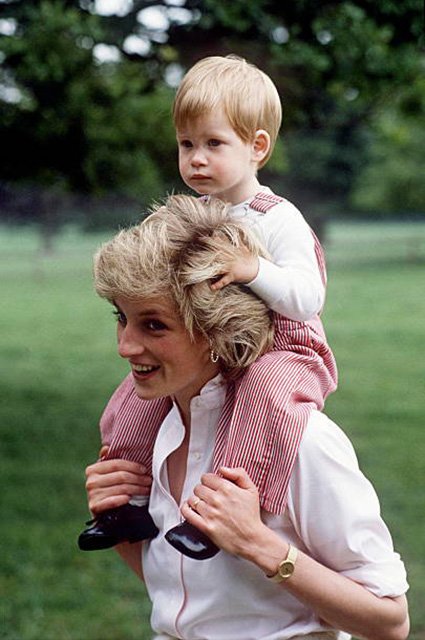 Принцесса Диана с сыном принцем Гарри