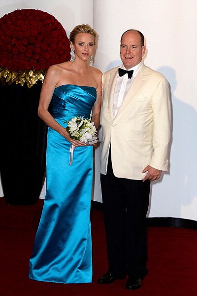 Князь Альбер с княгиней Шарлен на Red Cross Ball Gala 