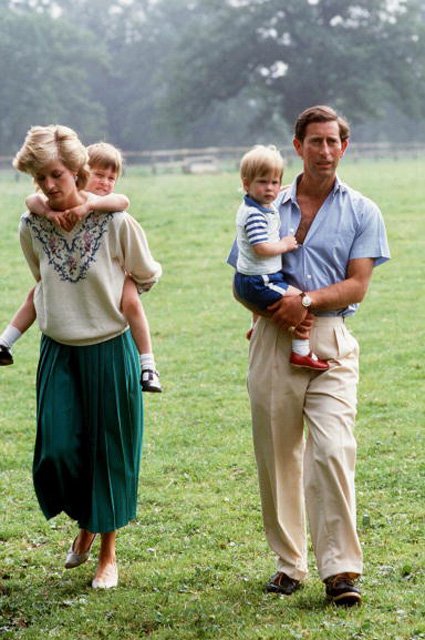 Принцесса Диана, принц Чарльз с сыновьями Уильямом и Гарри