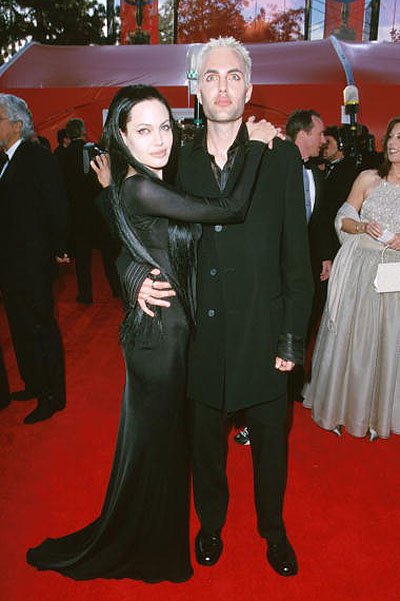 Анджелина Джоли с братом Джеймсом Хэвеном (2000)