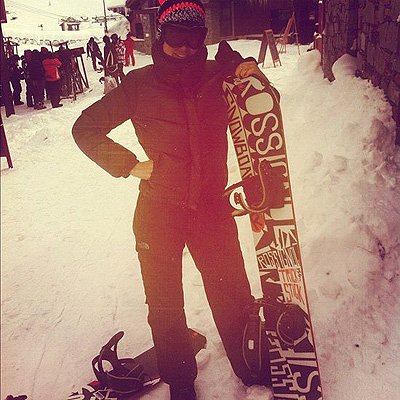 Даутцен Крез готова позировать даже со сноубордом
