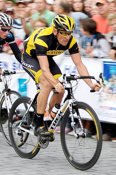 Велогонщик Лэнс Армстронг признался, что принимал допинг