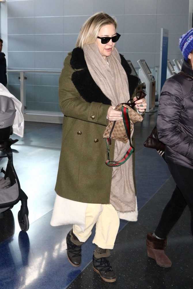 Kate Hudson - Arrives at JFK Airport in NY