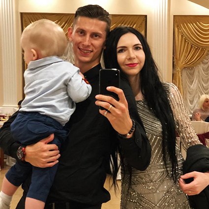 Илья Кутепов с женой и сыном